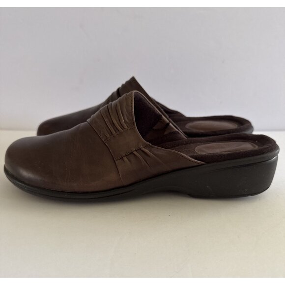 Clarks Women’s Brown Leather Mules Clogs 7.5 N Mid Block Heel Casual Work Shoes - Picture 7 of 11